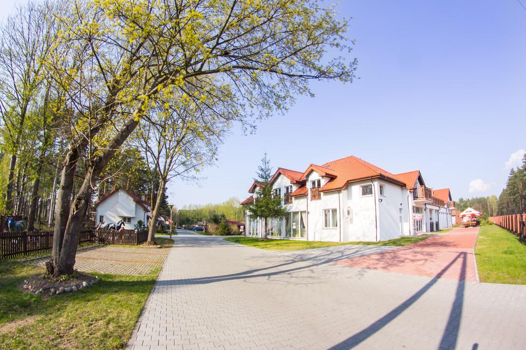 Osrodek Nad Jeziorem - Radew Rosnowo Buitenkant foto